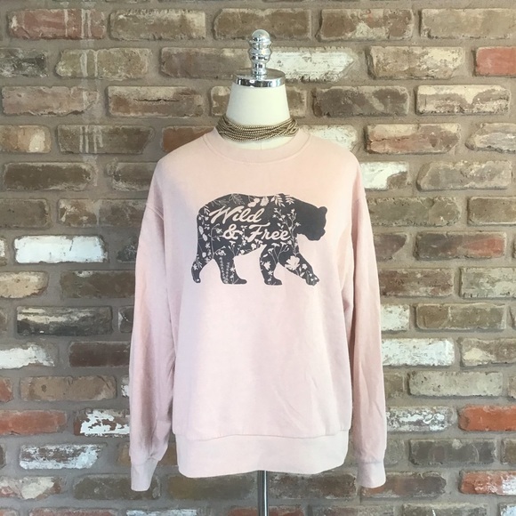 Mountain and Isles Tops - MOUNTAIN AND ISLES “Wild & Free” Heather Pink Bear Sweatshirt L